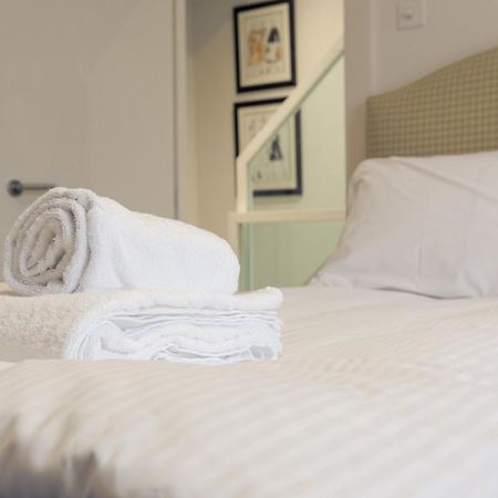 2 Bedroom Apartment Hammersmith Grove Sleeps 4 Londyn Zewnętrze zdjęcie