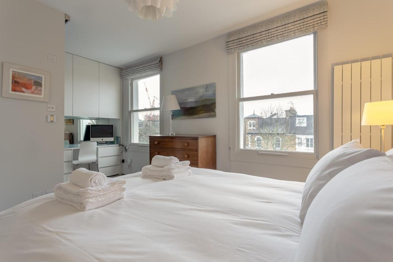 2 Bedroom Apartment Hammersmith Grove Sleeps 4 Londyn Zewnętrze zdjęcie